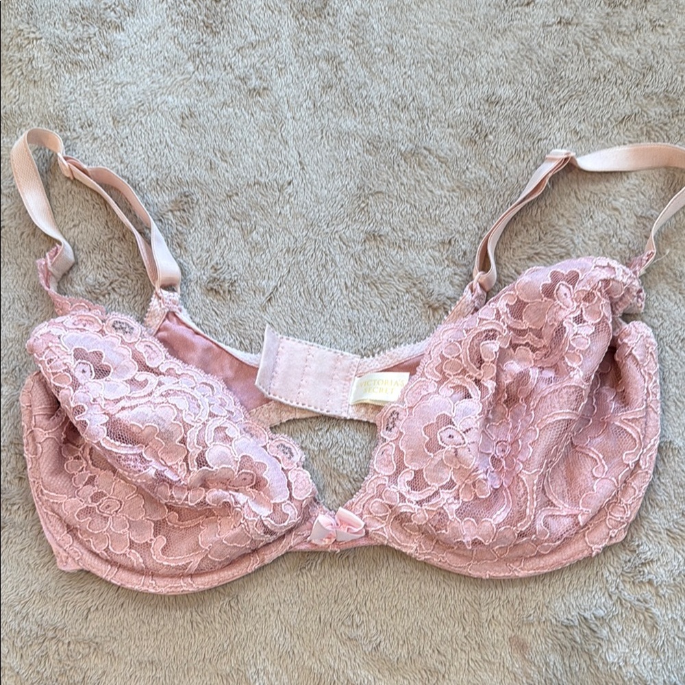 Vintage Victoria’s Secret Pink Lace Bra